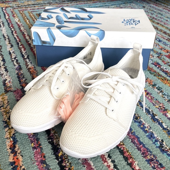 clarks cloudsteppers sneakers